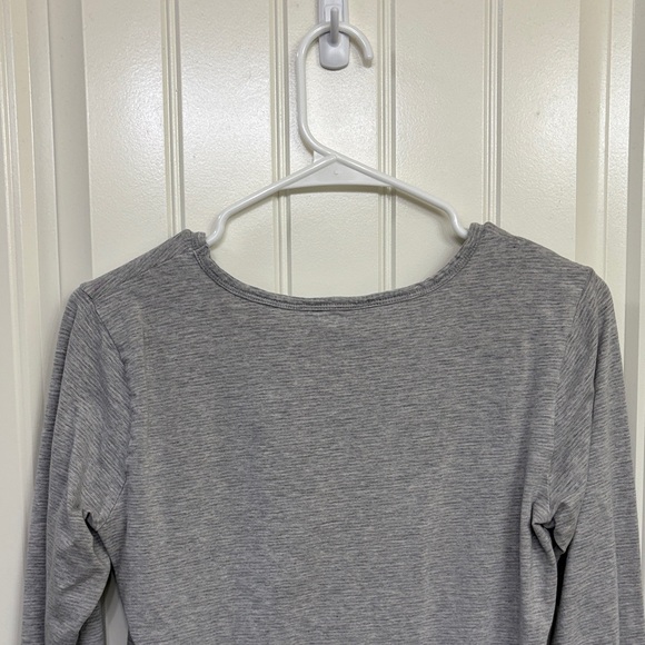 Toad&Co. Gray V-Neck Long Sleeve Top - Picture 8 of 8